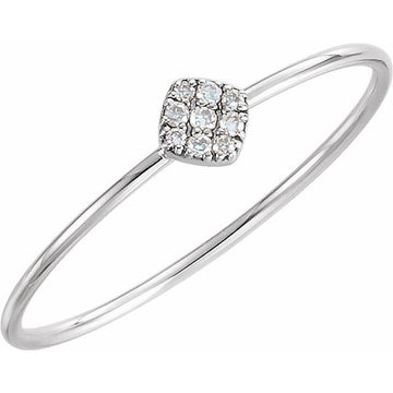 Petite Cluster Ring
